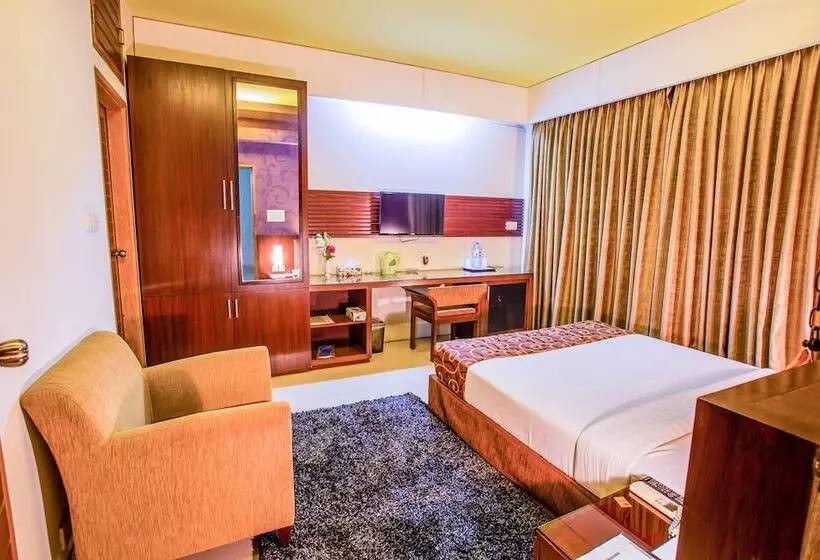 هتل La Villa Western By Sea Pearl Beach Resort & Spa