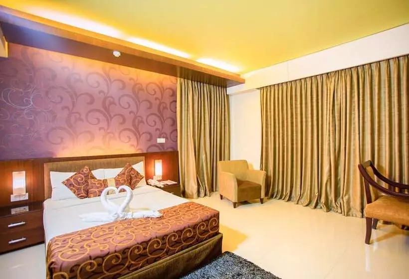 هتل La Villa Western By Sea Pearl Beach Resort & Spa