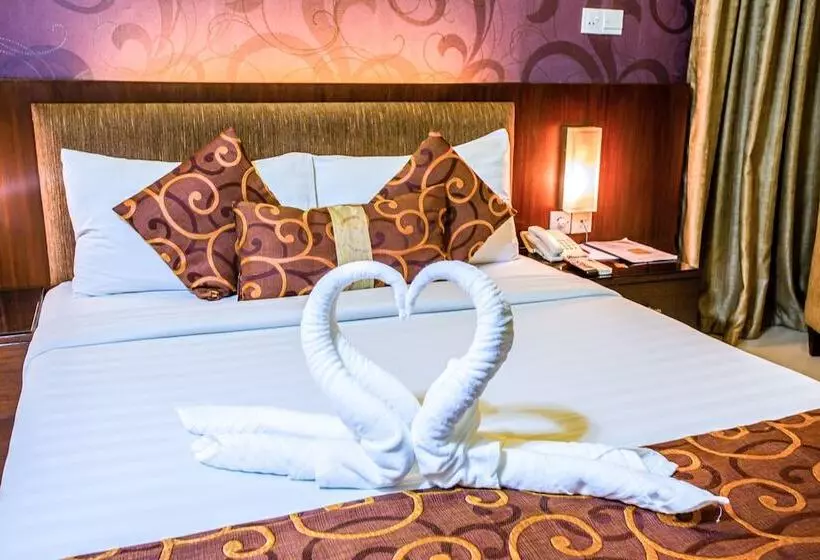 هتل La Villa Western By Sea Pearl Beach Resort & Spa