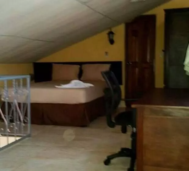 هتل Real Destino