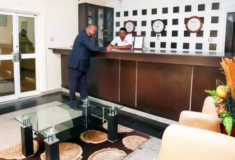 هتل Western Dreams