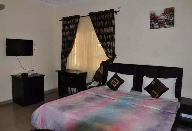 هتل Western Dreams