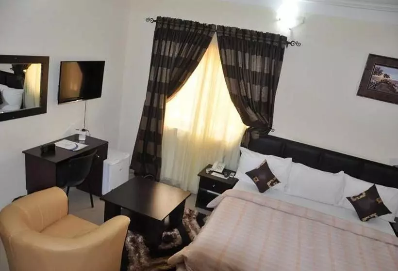 هتل Western Dreams