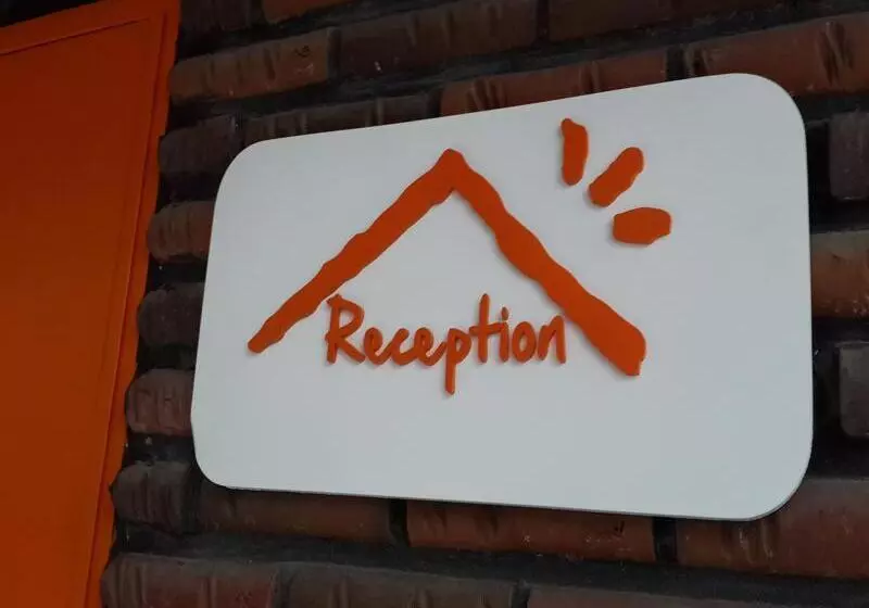 פנסיון High Street Guest House Hongdae   Hostel