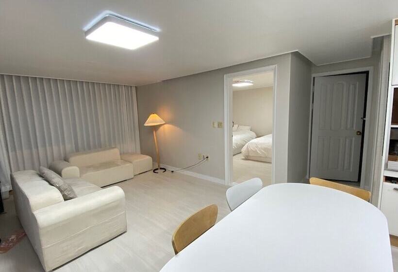 פנסיון High Street Guest House Hongdae   Hostel