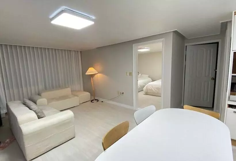 פנסיון High Street Guest House Hongdae   Hostel