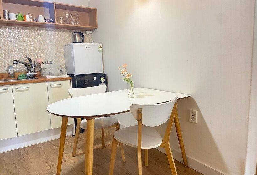 פנסיון High Street Guest House Hongdae   Hostel