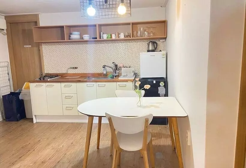 פנסיון High Street Guest House Hongdae   Hostel