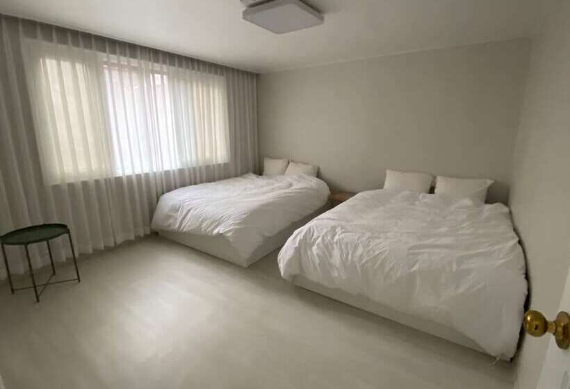 פנסיון High Street Guest House Hongdae   Hostel