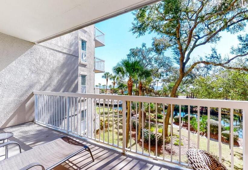 هتل Barrington Arms 208