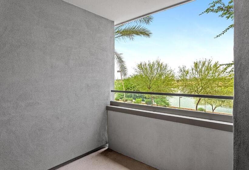 酒店 The Airplane Hangar