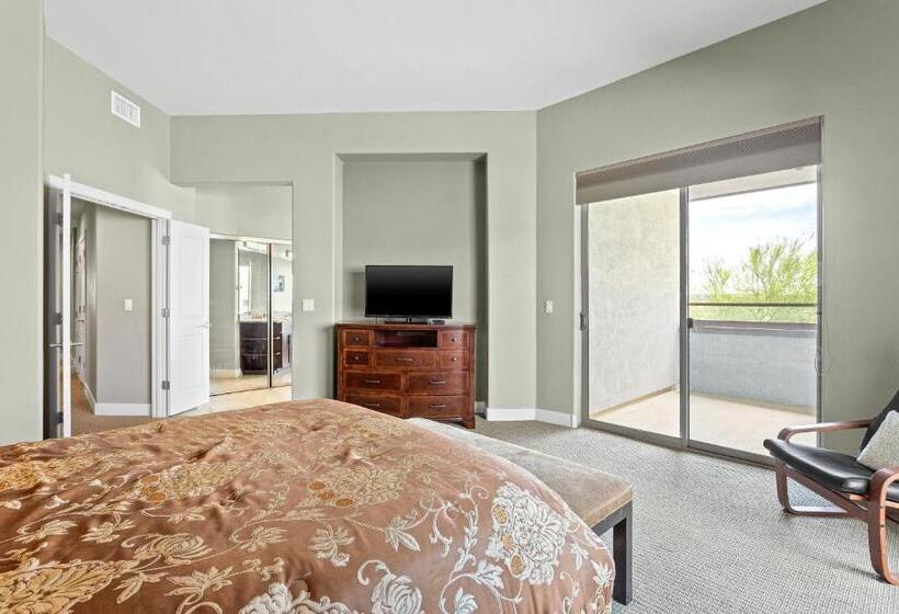 酒店 The Airplane Hangar