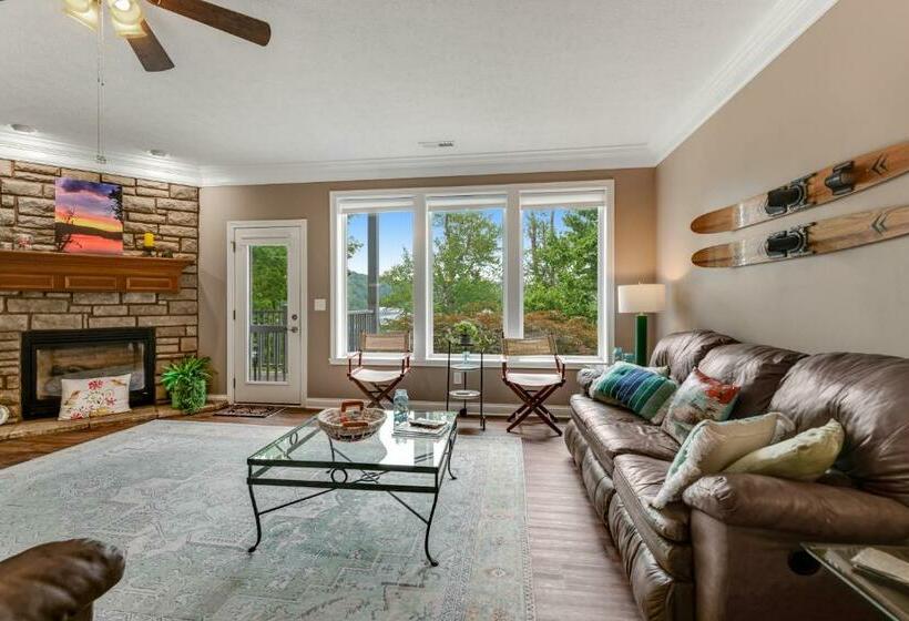 فندق Bend Of The River