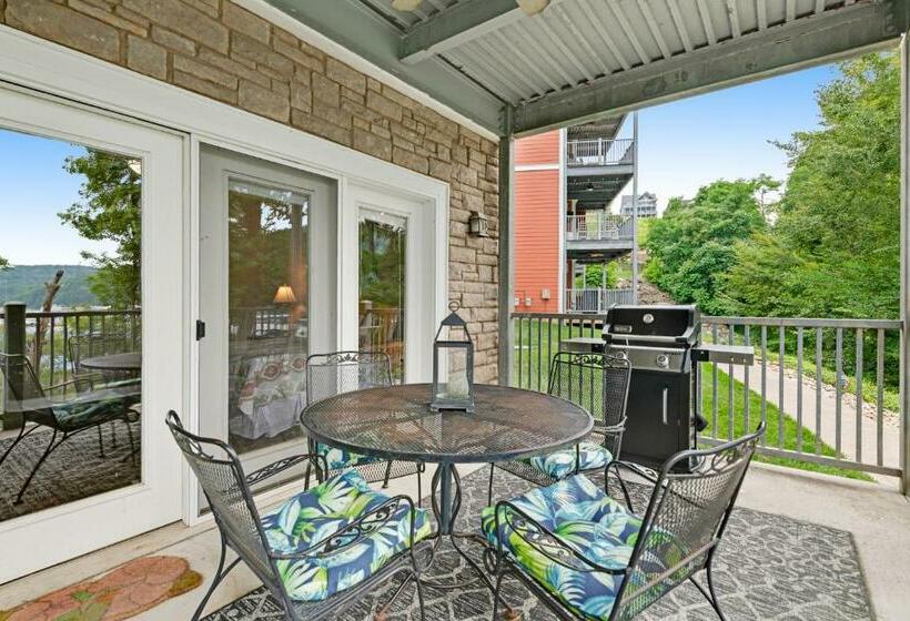 فندق Bend Of The River