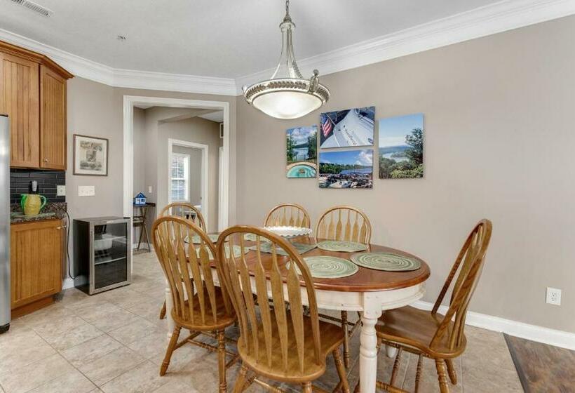 فندق Bend Of The River