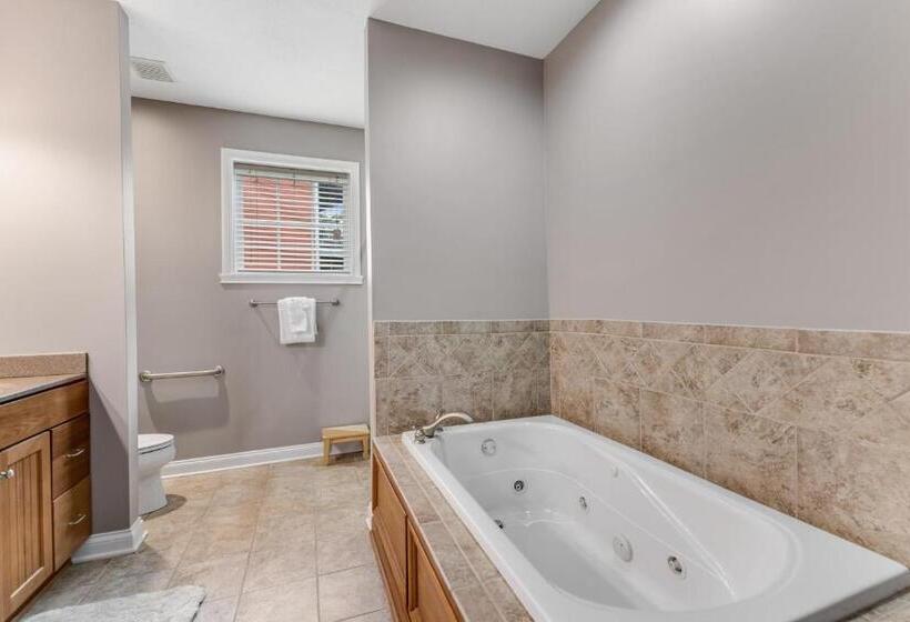 فندق Bend Of The River