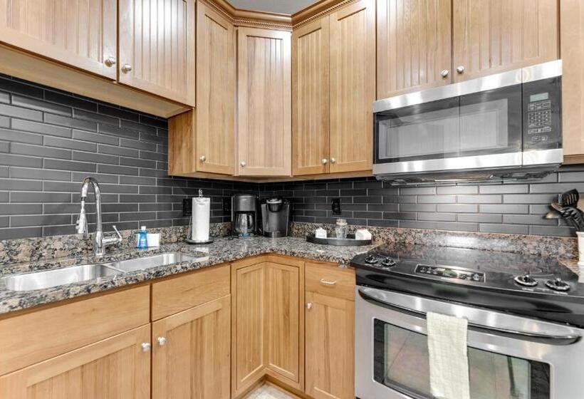 فندق Bend Of The River