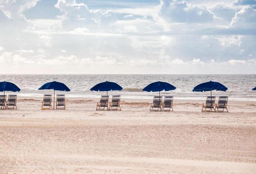 هتل Hampton Place 6209