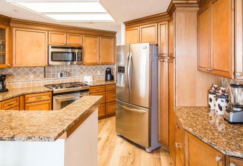 هتل Hampton Place 6209