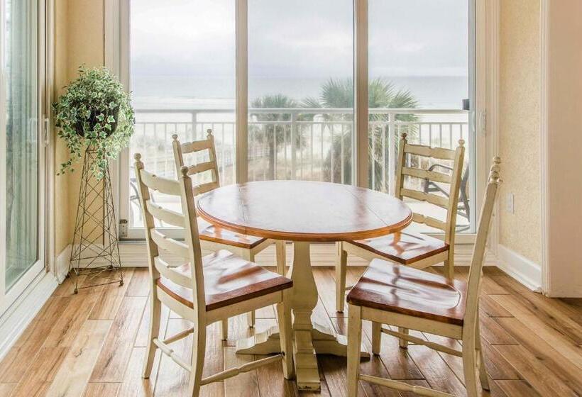 هتل Hampton Place 6209