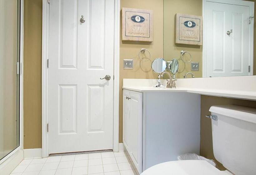 هتل Hampton Place 6209