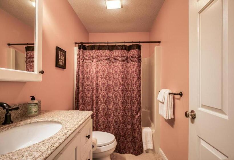 ホテル 38 Kandahar Lane