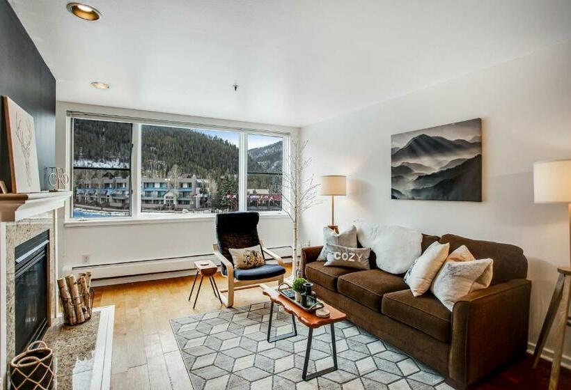 Hotelli Lakeshore 1563