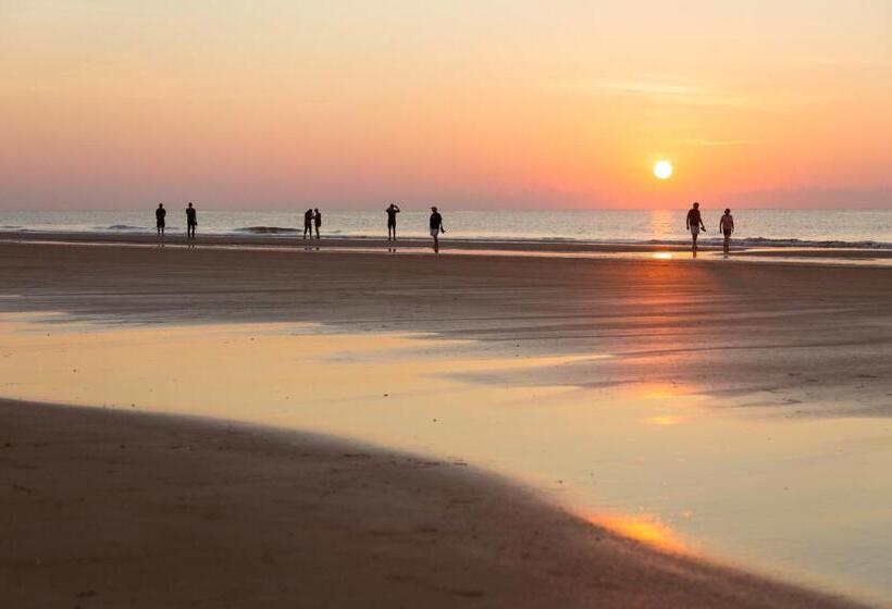 هتل Tennismaster 303