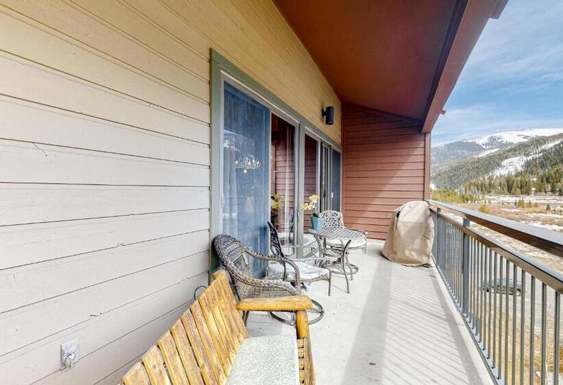 هتل Montezuma Magic