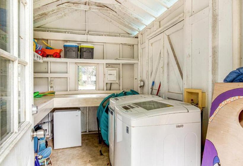 Hotelli The Other Place Cottage C