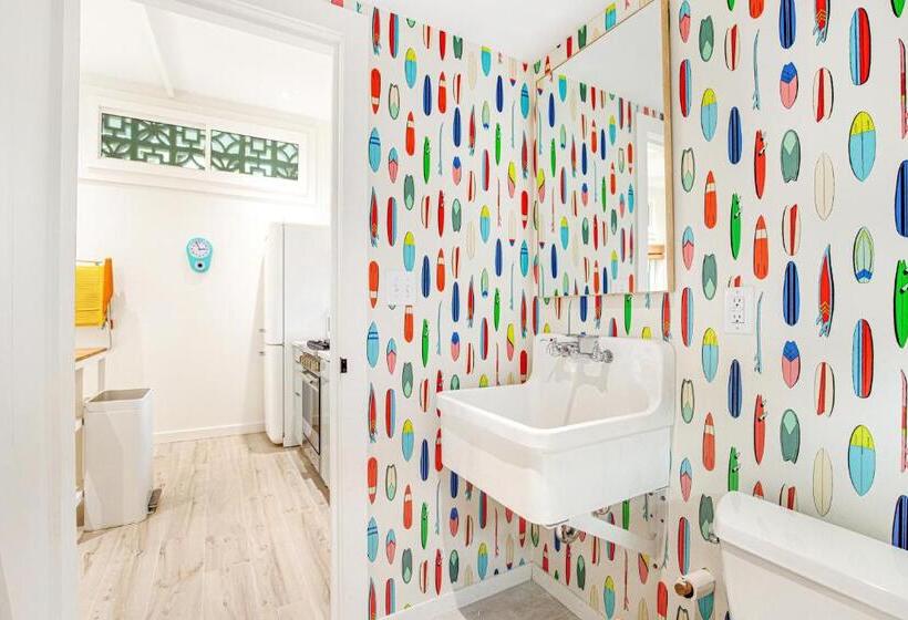 Hotelli The Other Place Cottage C