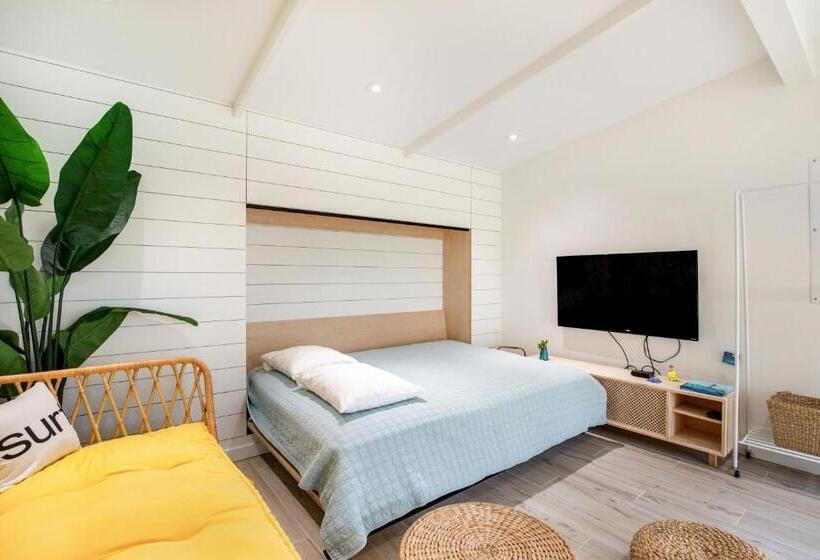 Hotelli The Other Place Cottage C