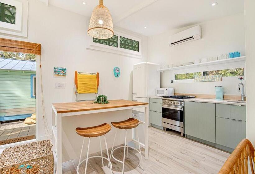 Hotelli The Other Place Cottage C