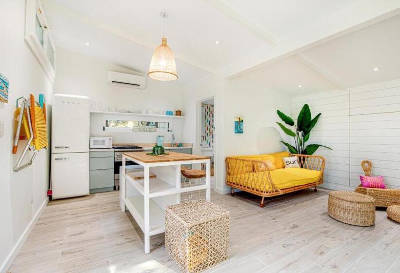 Hotelli The Other Place Cottage C