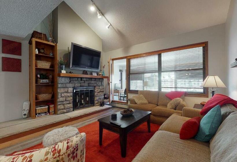 בית מלון כפרי Center Village Hideaway