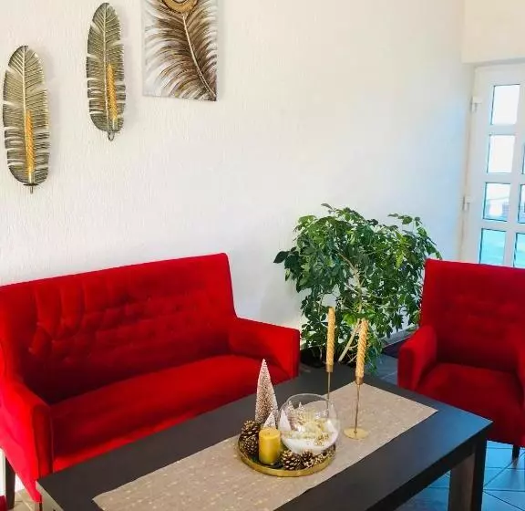 تختخواب و صبحانه Becar Pyramid Rooms