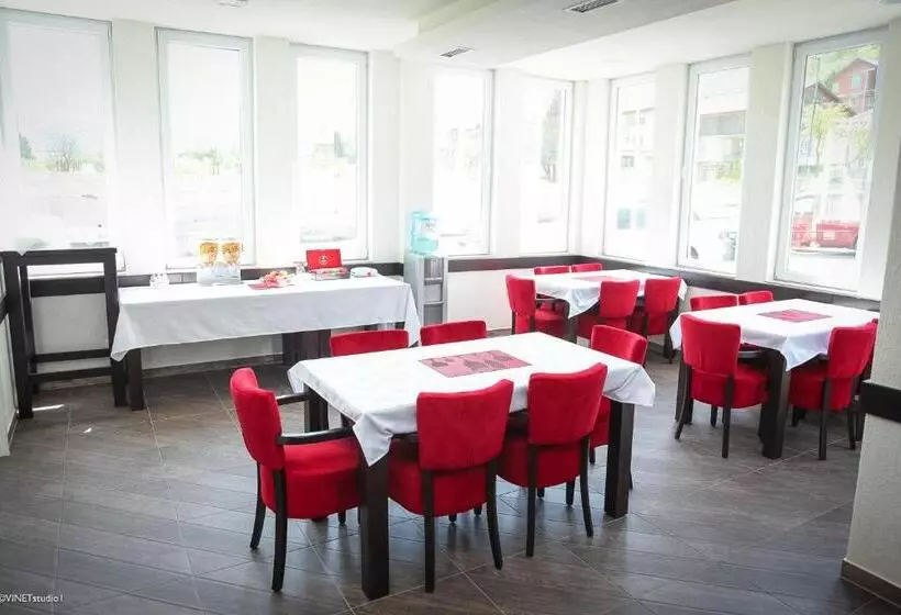 تختخواب و صبحانه Becar Pyramid Rooms