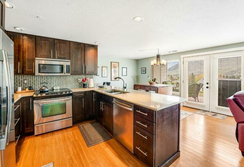 בית מלון כפרי Park Pointe Markias Hideaway D102