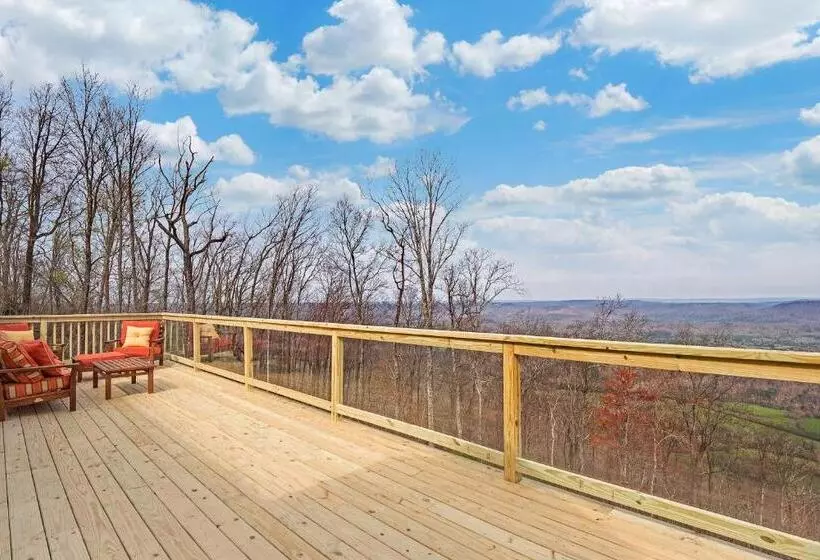 Peach Bluff House