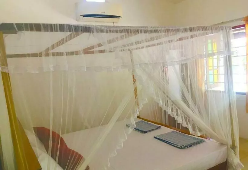 پانسیون Arachchi Guest House