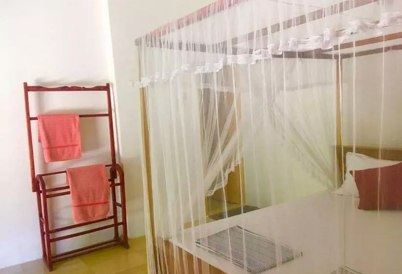 پانسیون Arachchi Guest House