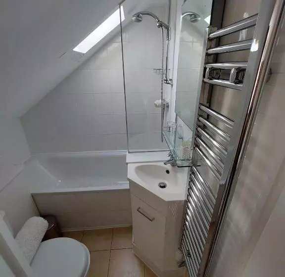 تختخواب و صبحانه The Black Horse Inn