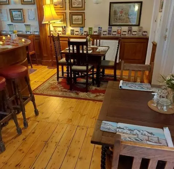 تختخواب و صبحانه The Black Horse Inn