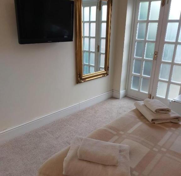 ベッドアンドブレックファースト The Black Horse Inn