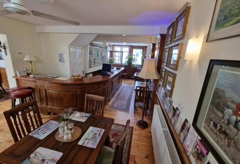 تختخواب و صبحانه The Black Horse Inn