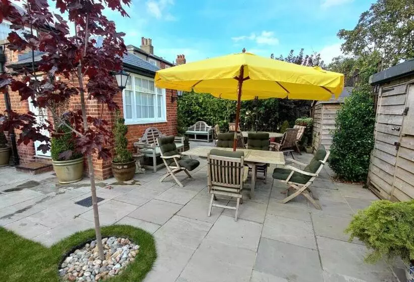 تختخواب و صبحانه The Black Horse Inn