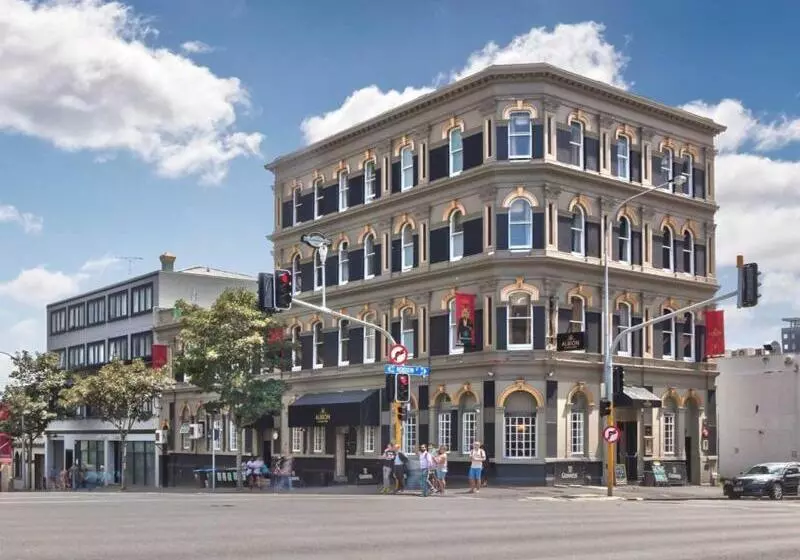 Hotel Albion Of Auckland