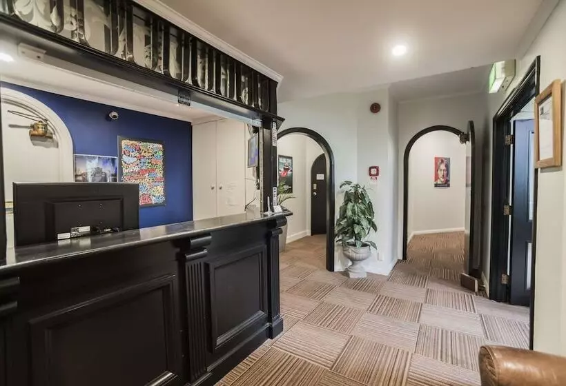 Hotel Albion Of Auckland