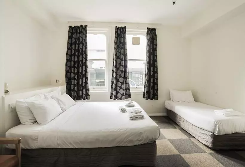 Hotel Albion Of Auckland