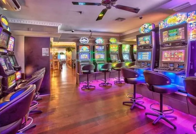 Hotel Albion Of Auckland